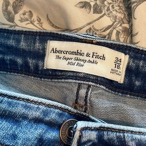 Abercrombie jeans size 34